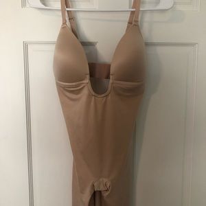 Never Worn- Nude Spanx Bodysuit